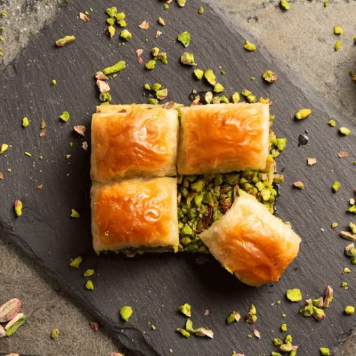 Ustaoğlu Çıtır Fıstıklı Baklava 500 Gr resmi