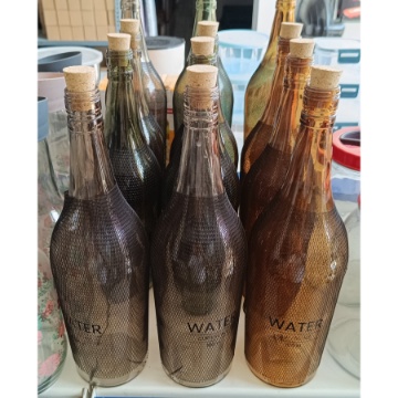 Selka Su Şişesi Mantar Tıpalı 1 Lt için ayrıntıları göster Selka Su Şişesi Mantar Tıpalı 1 Lt resmi