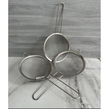 Lale Metal Saplı Süzgeç için ayrıntıları göster Lale Metal Saplı Süzgeç resmi