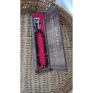 Akik Taşı Tesbih Ahşap Kutuda için ayrıntıları göster Akik Taşı Tesbih Ahşap Kutuda resmi